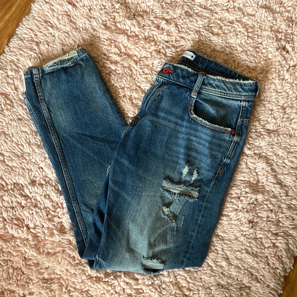 Zara Distressed Jeans Size 6